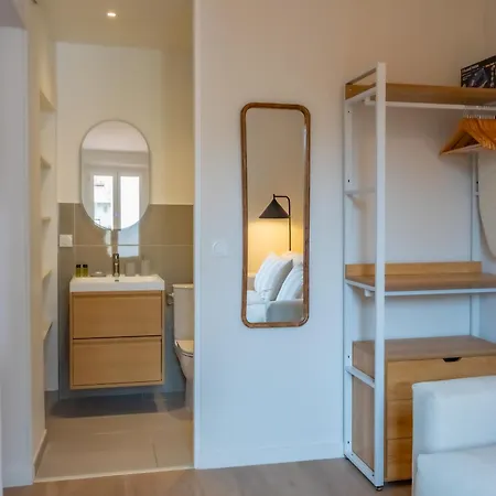 Apartment #302-heart Of Vieil - Place Nationale-high-end Newly Renovated & Furnished *